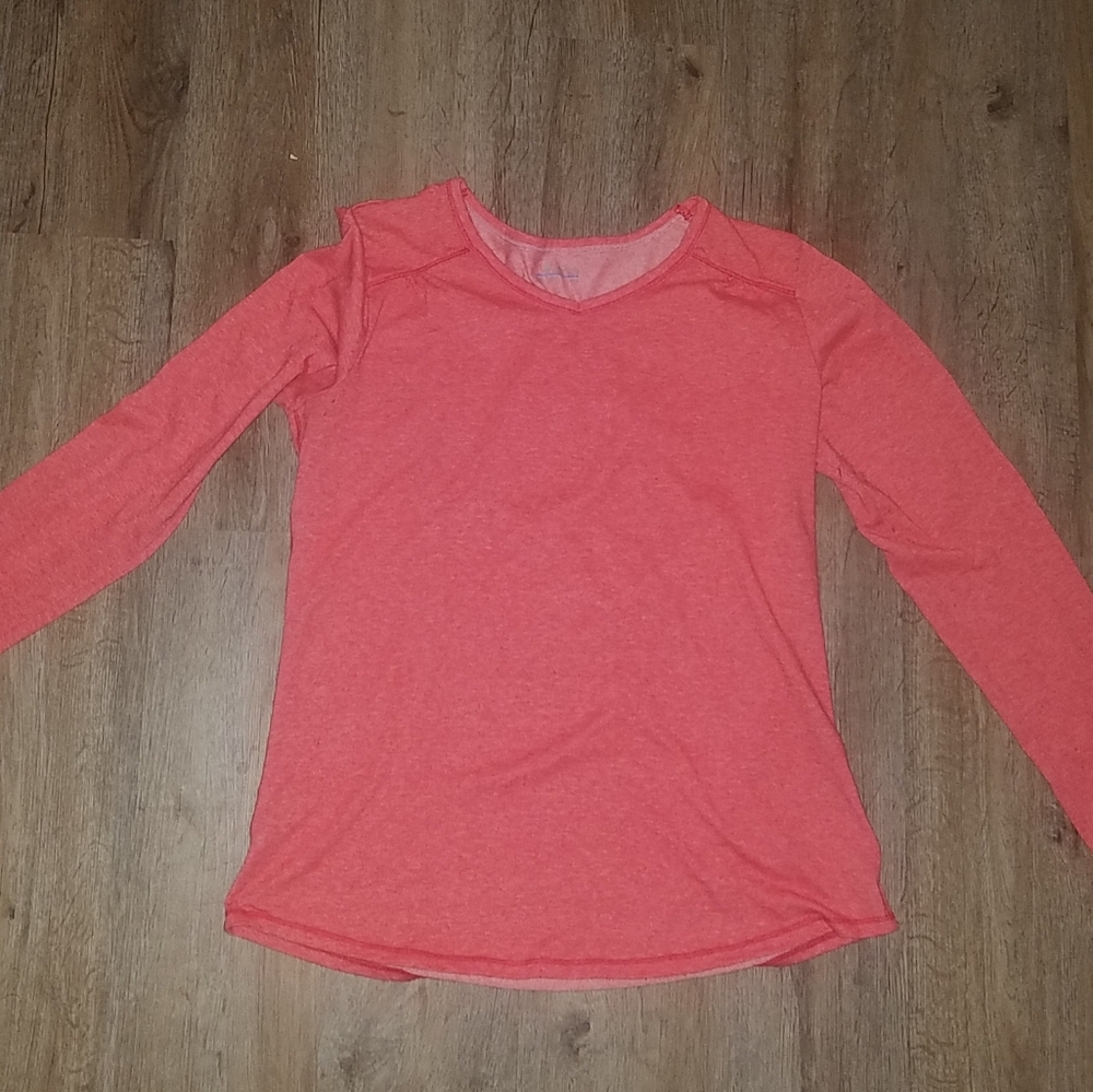 Woman's Columbia shirt